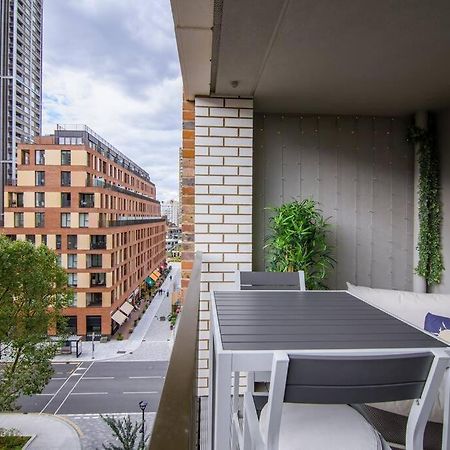 Superb 1 Bedroom Apartment 3Mins From Tube Station Лондон Екстериор снимка